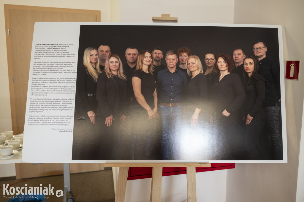 Wystawa „Fotografowie wędrowni” w bibliotece