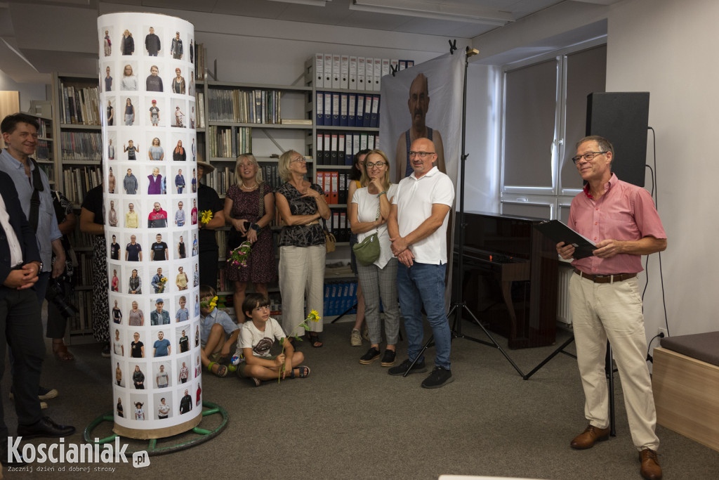 Wystawa „Fotografowie wędrowni” w bibliotece