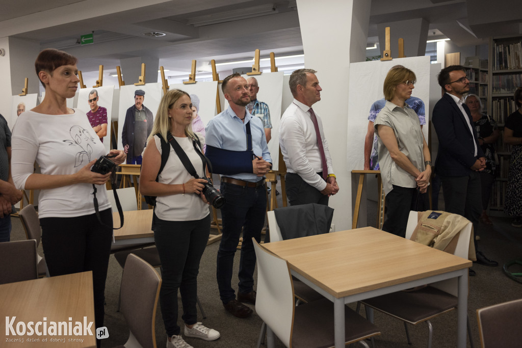 Wystawa „Fotografowie wędrowni” w bibliotece