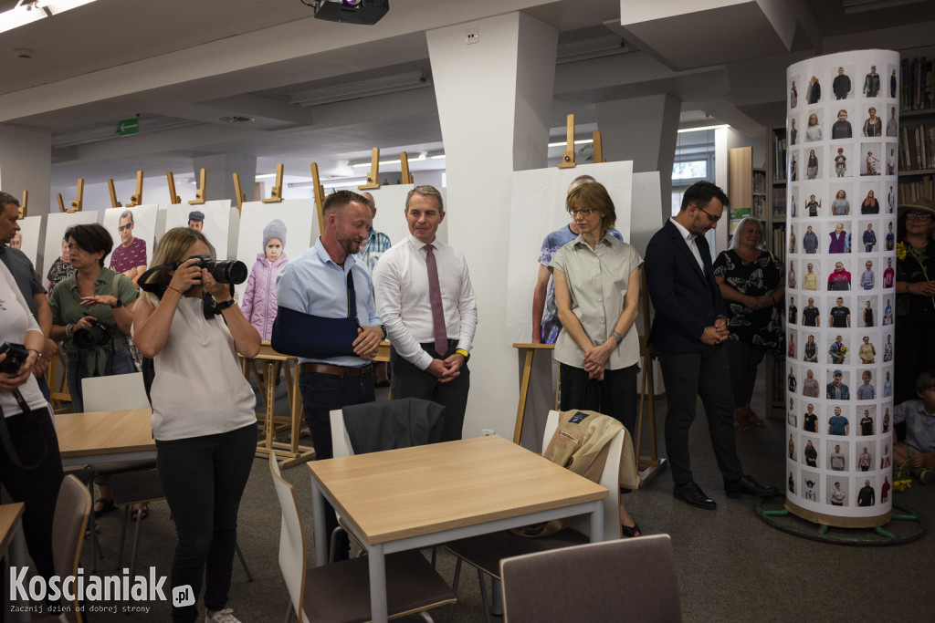 Wystawa „Fotografowie wędrowni” w bibliotece