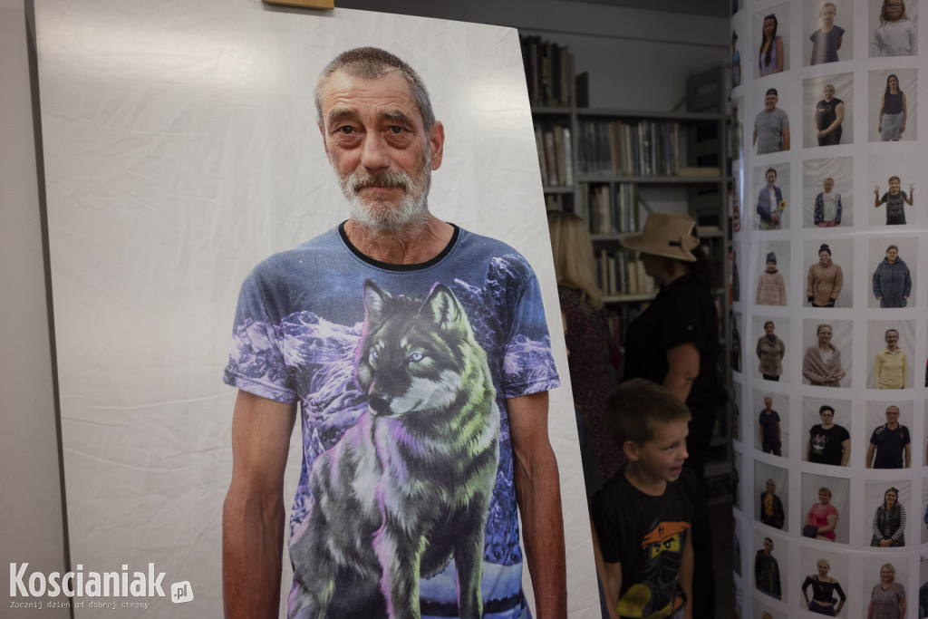 Wystawa „Fotografowie wędrowni” w bibliotece