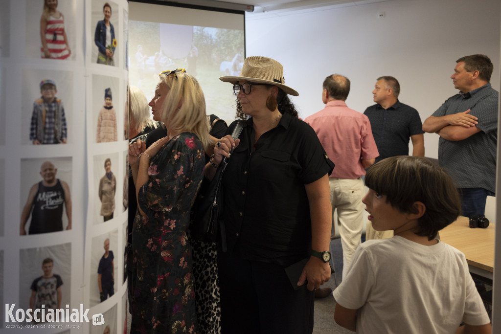 Wystawa „Fotografowie wędrowni” w bibliotece
