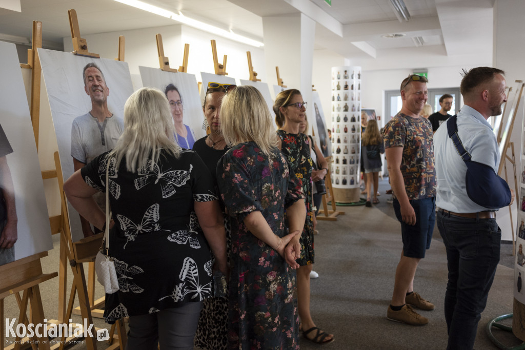 Wystawa „Fotografowie wędrowni” w bibliotece