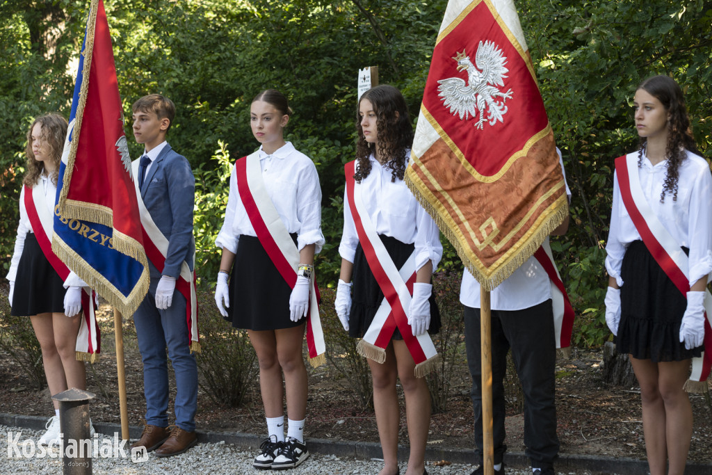 Oddali hołd pomordowanym w lesie w Kurzej Górze