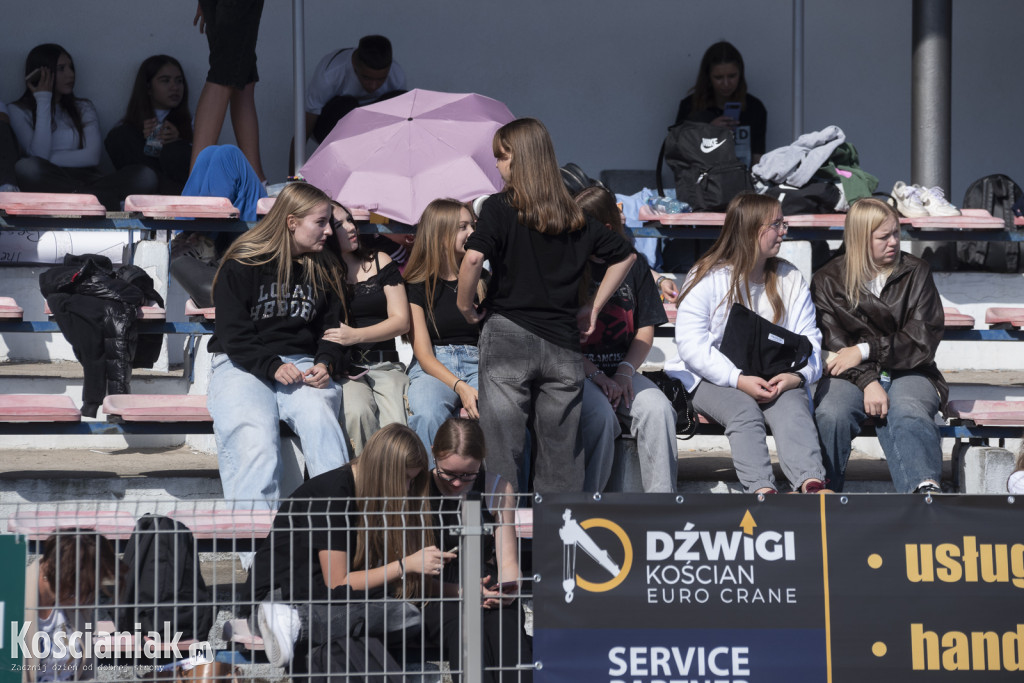 Dominik Wolff na stadionie z Kolbergowiczami