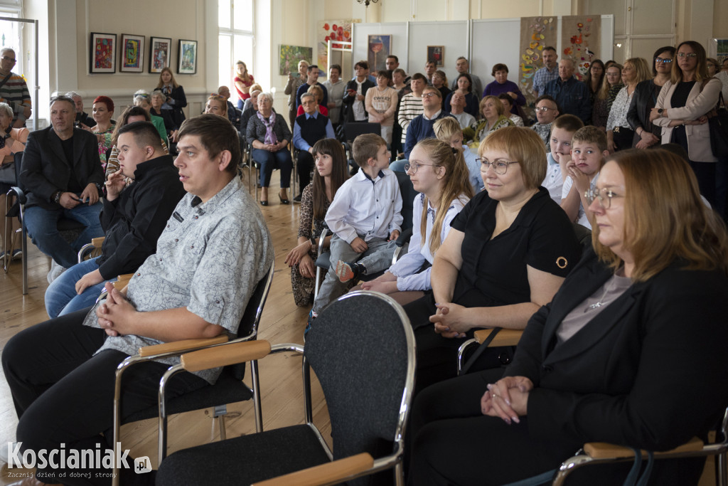 Wystawa prac uczestników WTZ w ratuszu