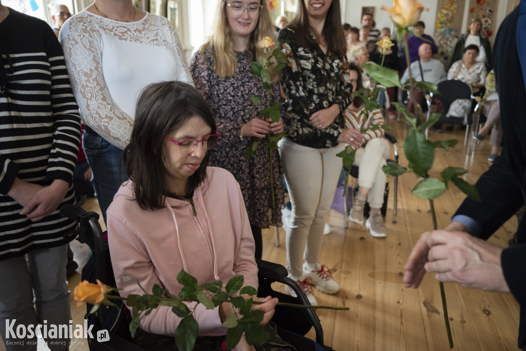 Wystawa prac uczestników WTZ w ratuszu