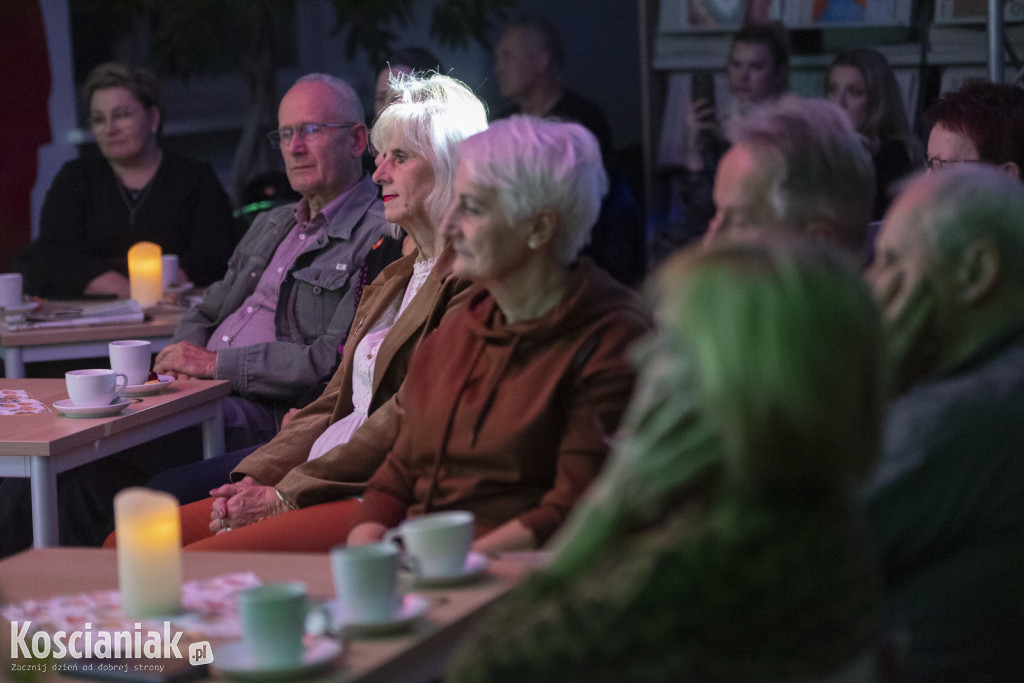 Koncert zespołu Jesienni w bibliotece