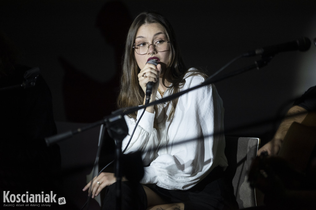 Koncert zespołu Jesienni w bibliotece