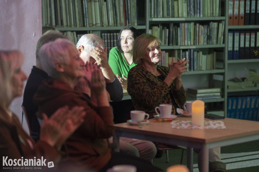 Koncert zespołu Jesienni w bibliotece