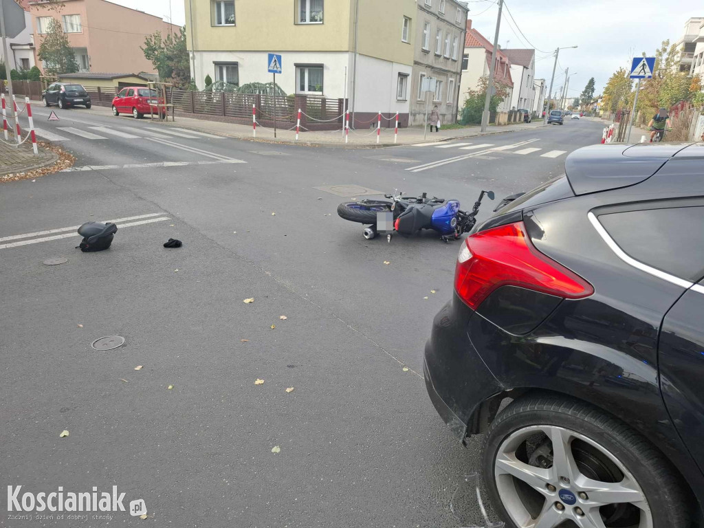 Motor zderzył się z osobówką