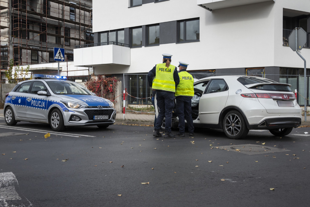 Kolizja na skrzyżowaniu w okolicy cmentarza