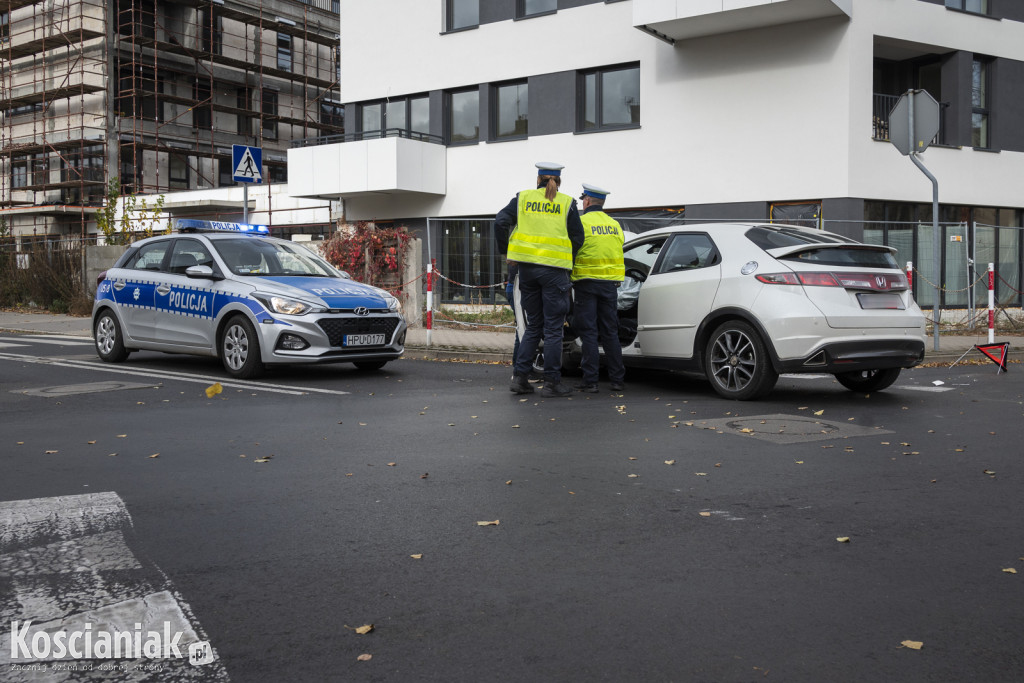 Kolizja na skrzyżowaniu w okolicy cmentarza