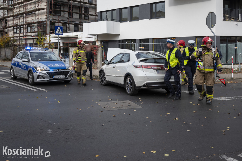 Kolizja na skrzyżowaniu w okolicy cmentarza