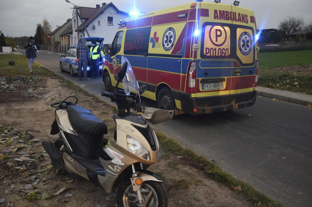 Motorowerzysta potrącony przez ciągnik rolniczy