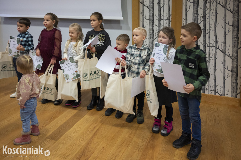 Nagrody dla laureatów konkursu Nadleśnictwa