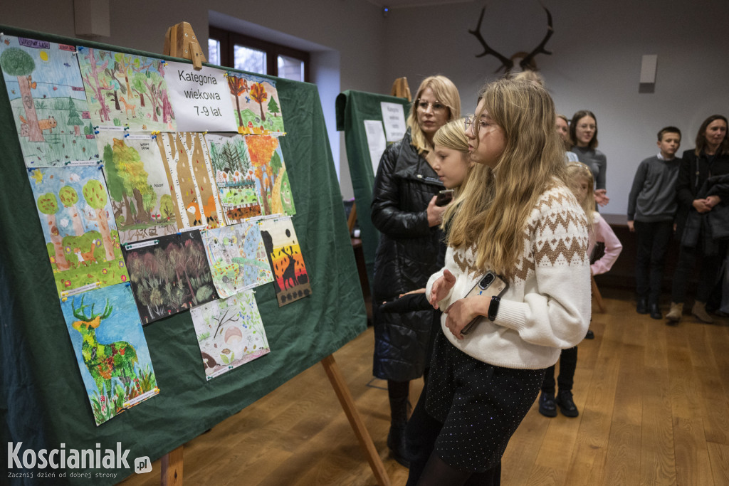 Nagrody dla laureatów konkursu Nadleśnictwa