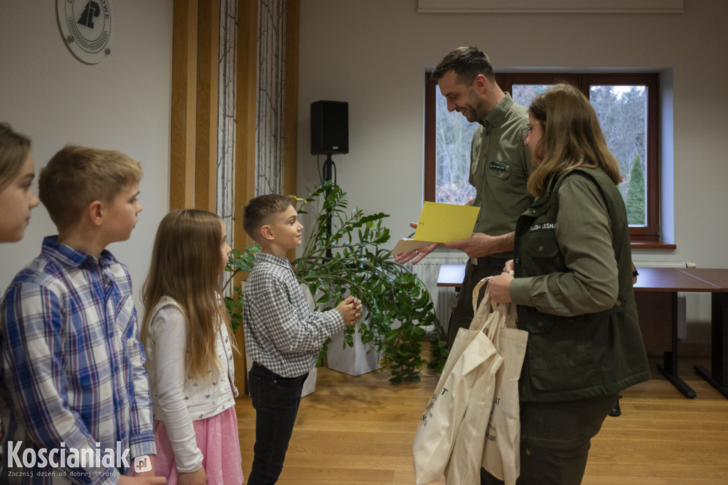 Nagrody dla laureatów konkursu Nadleśnictwa