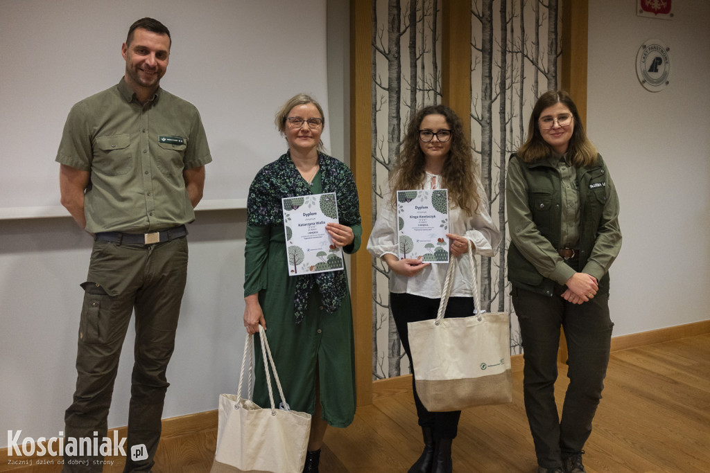 Nagrody dla laureatów konkursu Nadleśnictwa