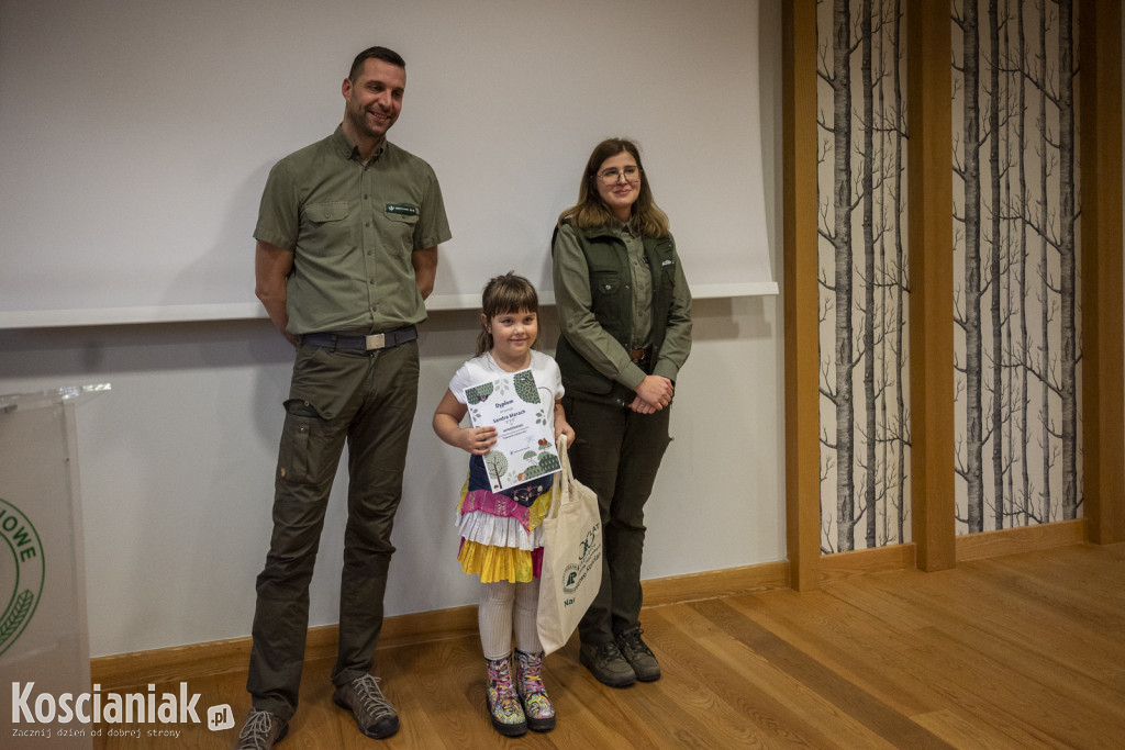 Nagrody dla laureatów konkursu Nadleśnictwa