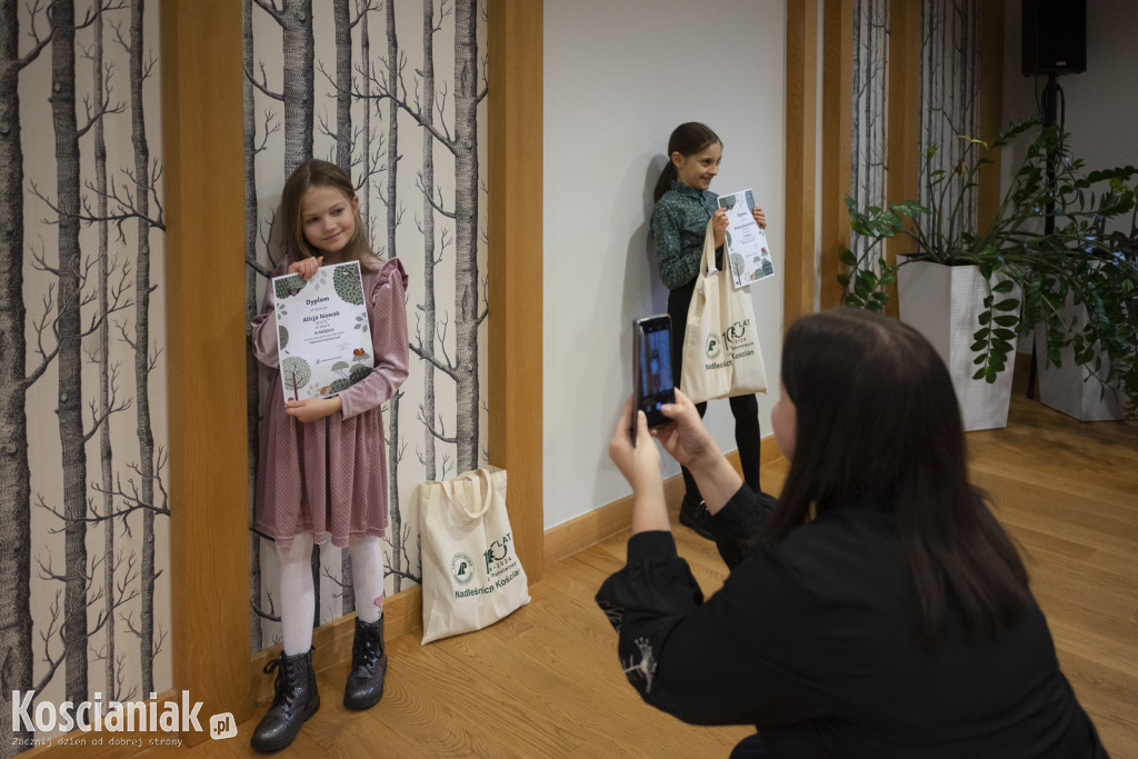 Nagrody dla laureatów konkursu Nadleśnictwa