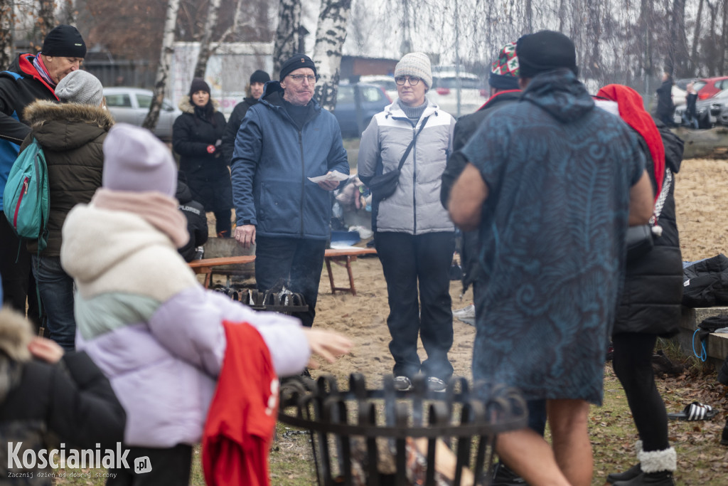 Mikołajkowe morsowanie w Nowym Dębcu