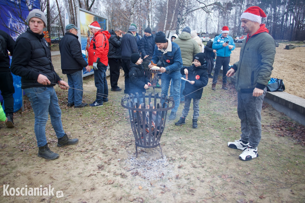 Mikołajkowe morsowanie w Nowym Dębcu