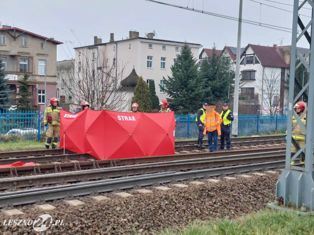 Mężczyzna zginął pod kołami pociągu w Lesznie