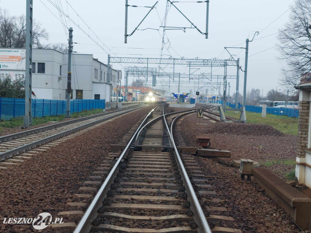 Mężczyzna zginął pod kołami pociągu w Lesznie