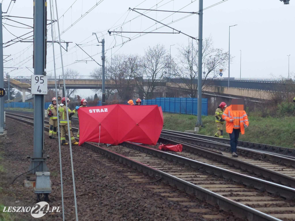 Mężczyzna zginął pod kołami pociągu w Lesznie