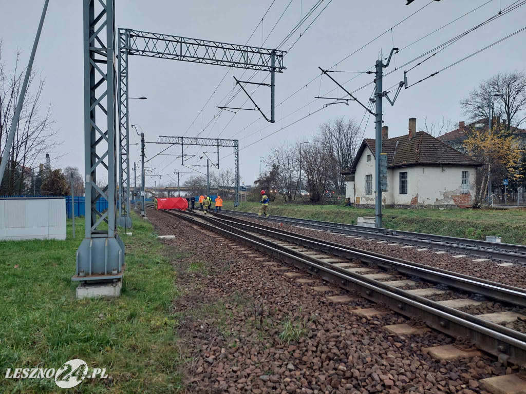 Mężczyzna zginął pod kołami pociągu w Lesznie