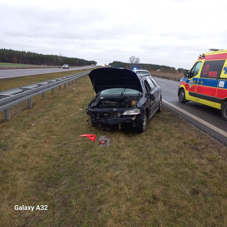 Pijany doprowadził do dachowania na S5.