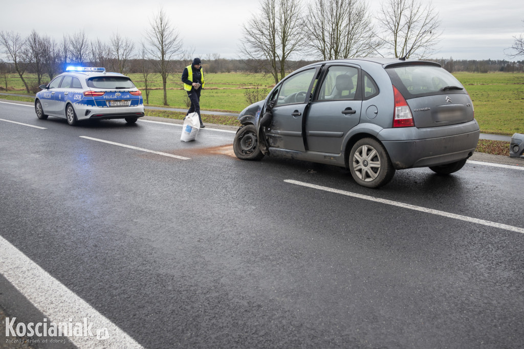 Kolizja dwóch aut przed Racotem