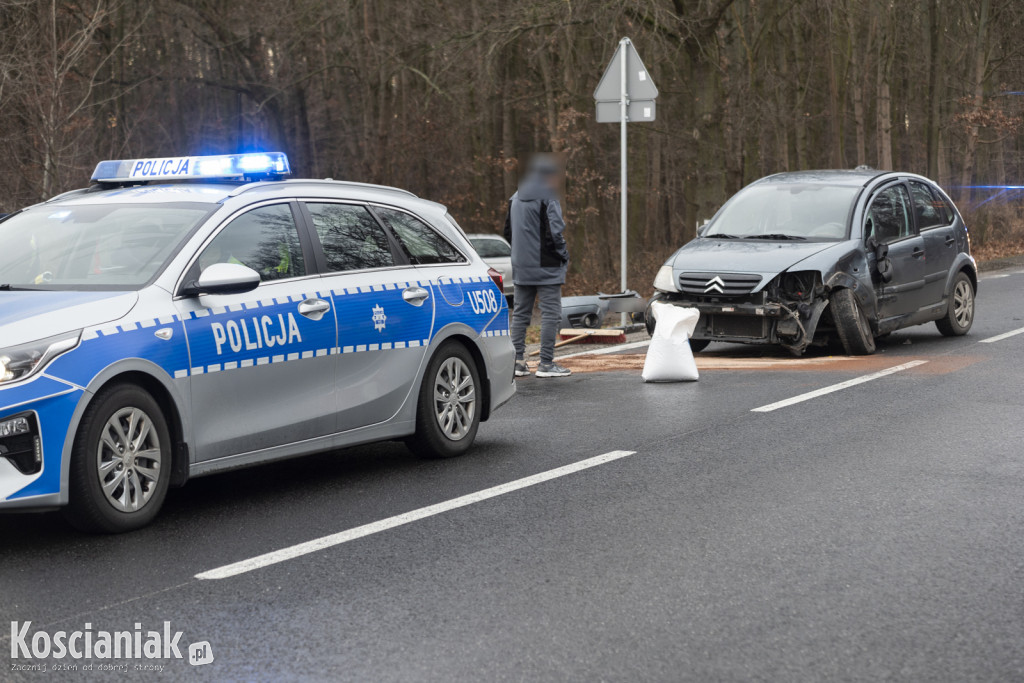 Kolizja dwóch aut przed Racotem