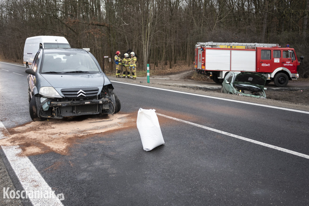 Kolizja dwóch aut przed Racotem