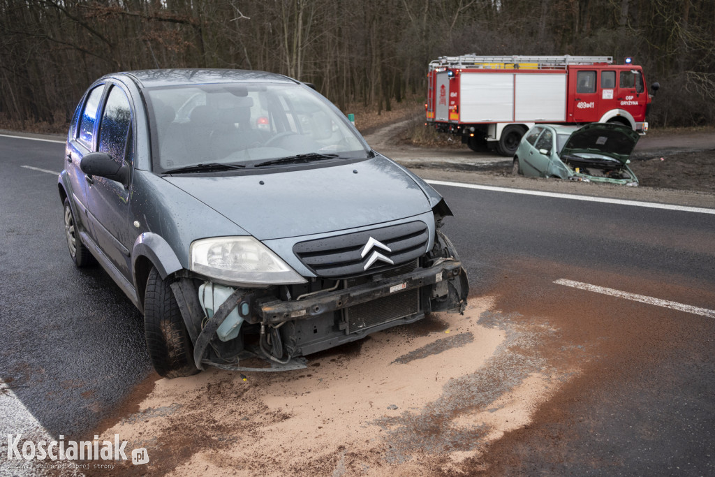 Kolizja dwóch aut przed Racotem