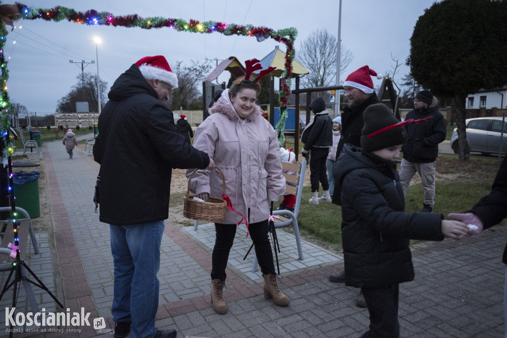 Rozświetlanie choinki w Kurzej Górze