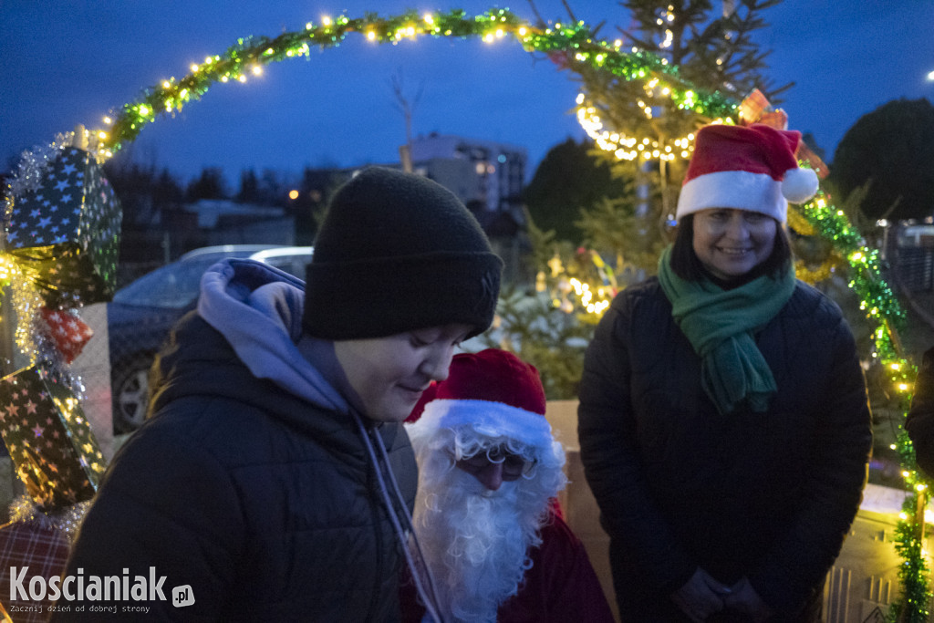 Rozświetlanie choinki w Kurzej Górze