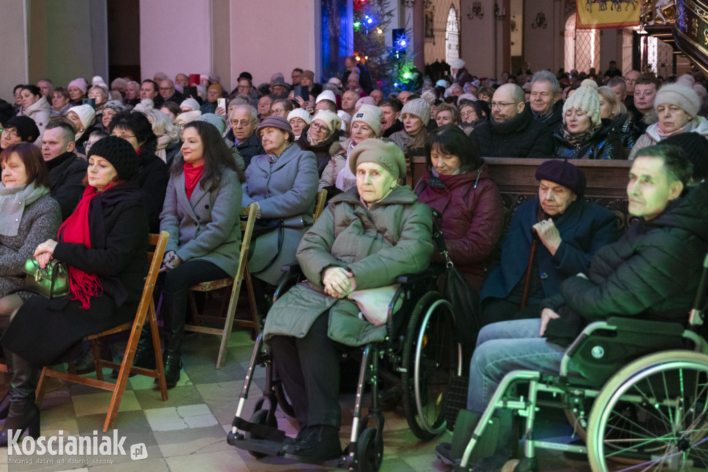 Koncert kolęd Eleni w farze