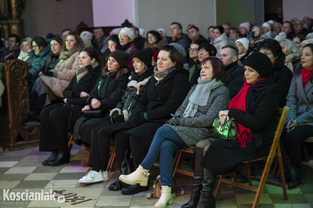 Koncert kolęd Eleni w farze