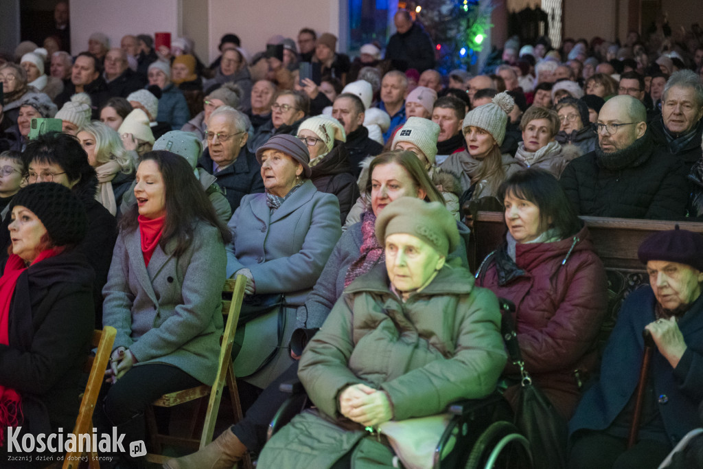 Koncert kolęd Eleni w farze