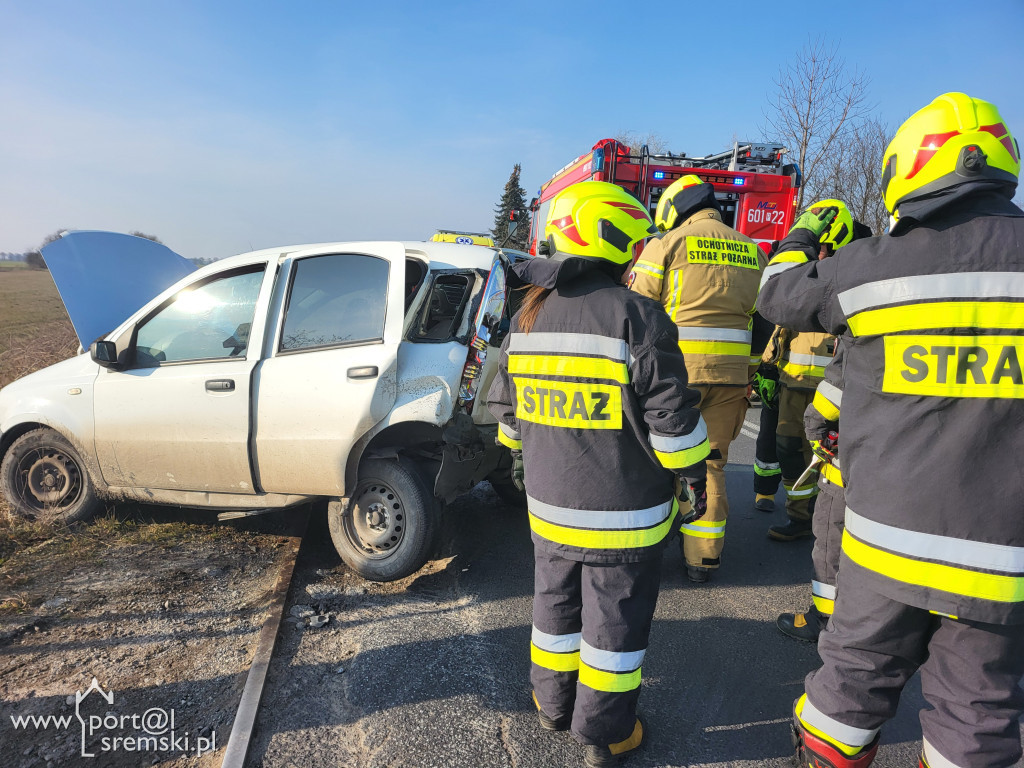 Poważna kolizja pomiędzy Czempiniem a Śremem