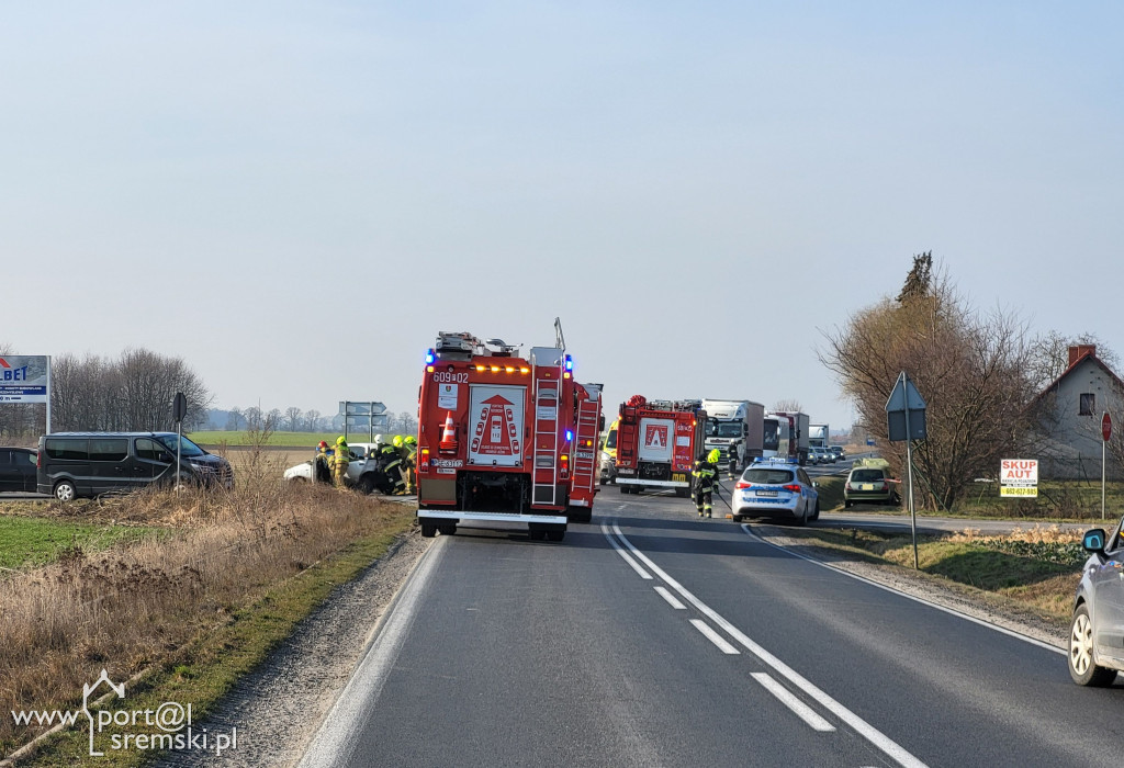 Poważna kolizja pomiędzy Czempiniem a Śremem