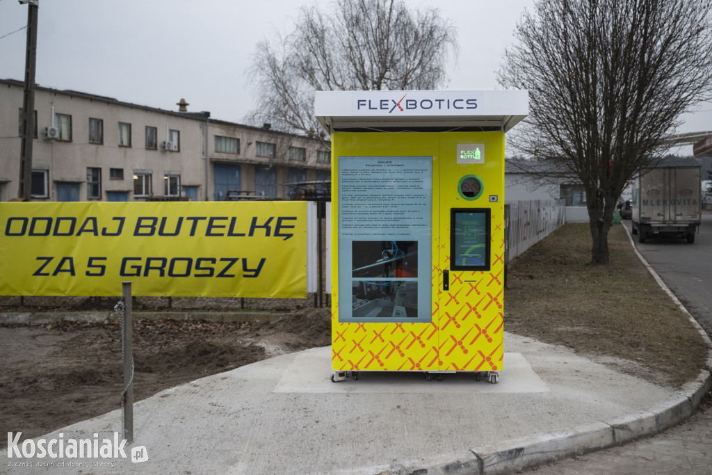 Przy Gostyńskiej stanął butelkomat