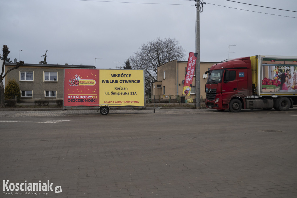 Biedronka w budynku po Tesco już otwarta