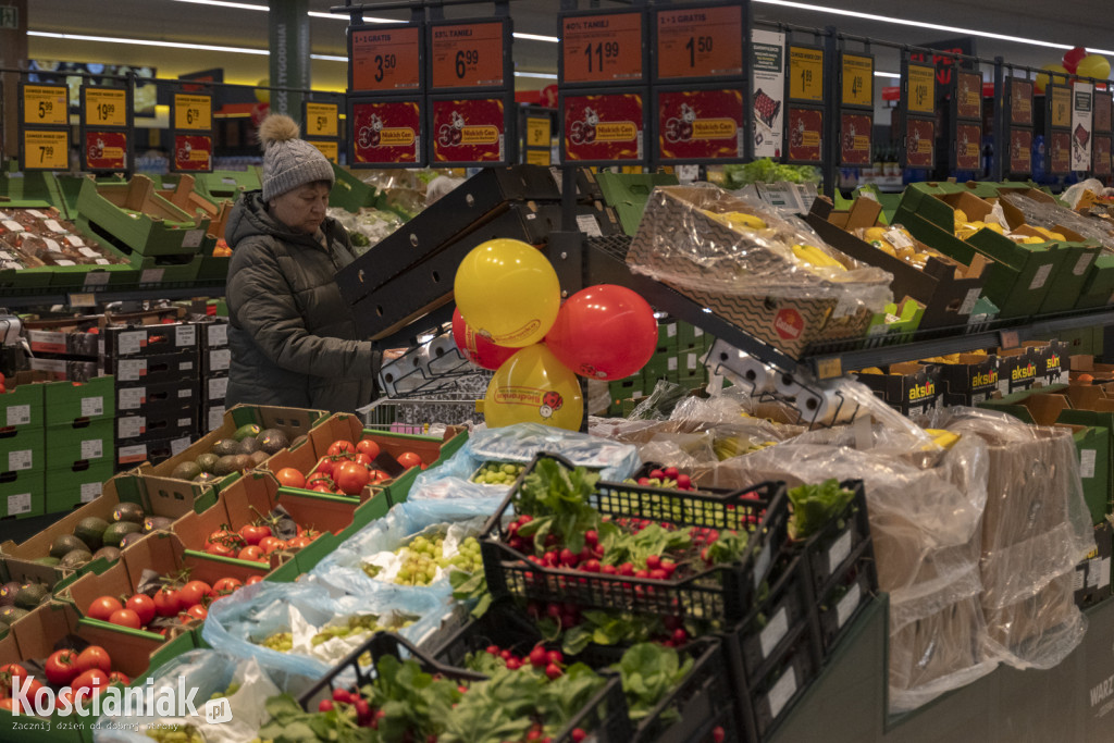 Biedronka w budynku po Tesco już otwarta