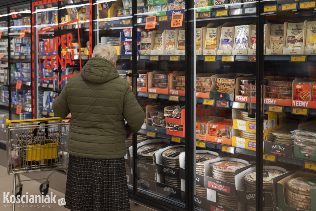 Biedronka w budynku po Tesco już otwarta