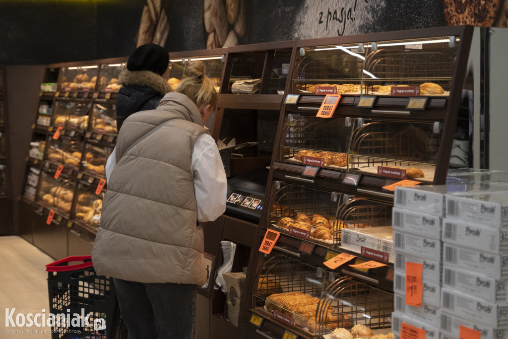 Biedronka w budynku po Tesco już otwarta