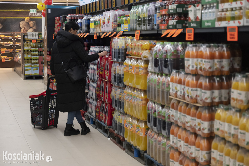 Biedronka w budynku po Tesco już otwarta