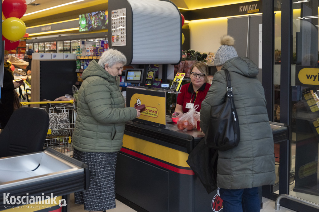 Biedronka w budynku po Tesco już otwarta